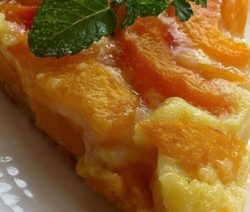 Peach Pie with Sour Cream